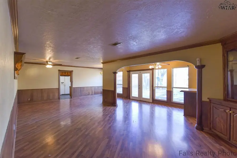 4304 WYNNWOOD DRIVE, Wichita Falls, TX 76308 - Image #2