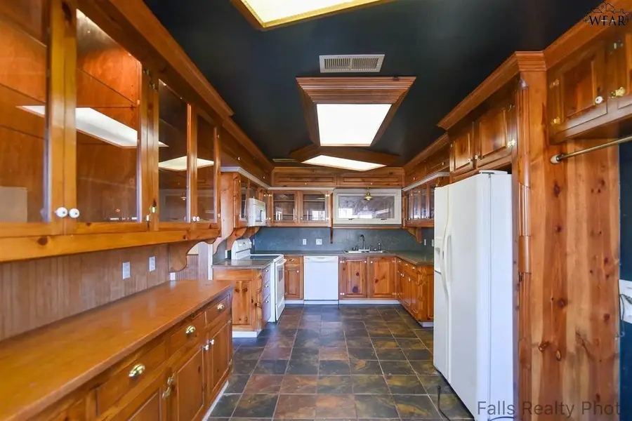 4304 WYNNWOOD DRIVE, Wichita Falls, TX 76308 - Image #3