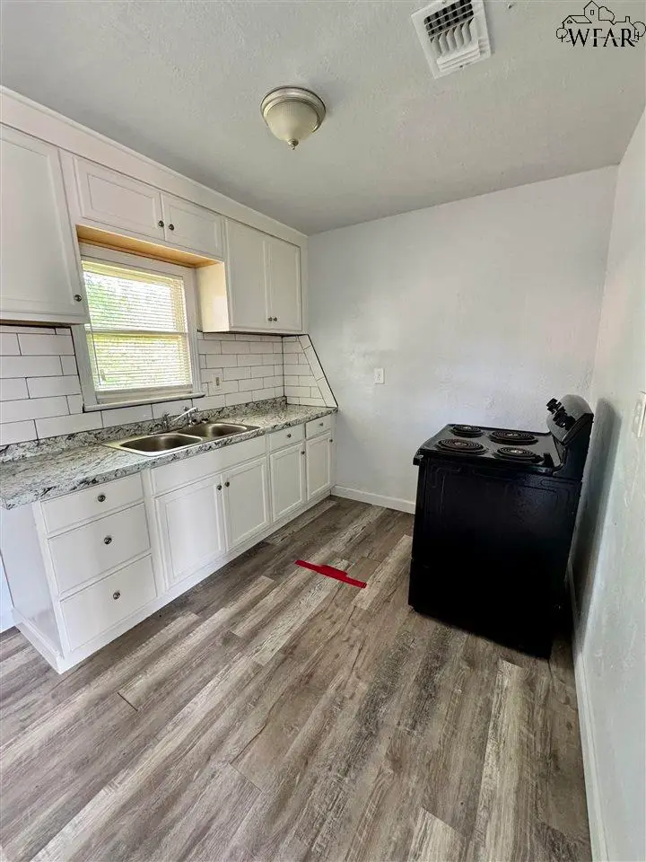 2911 ARMORY ROAD, Wichita Falls, TX 76302 - Image #2