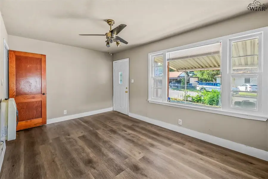 1628 HAMLIN AVENUE, Wichita Falls, TX 76301 - Image #2