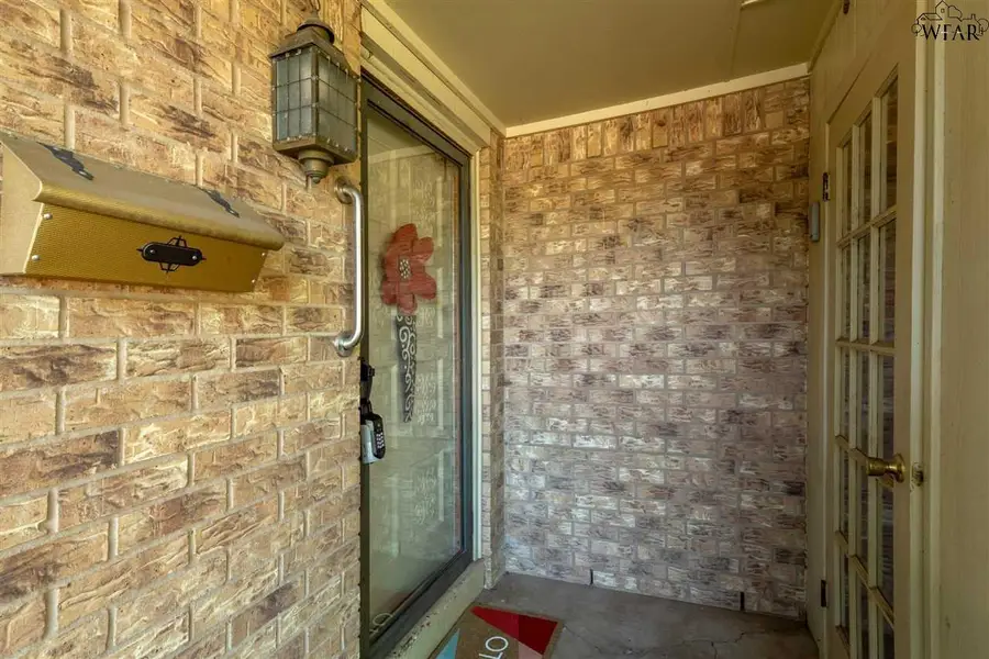 2821 MONTGOMERY PLACE, Wichita Falls, TX 76308 - Image #2