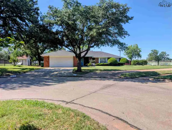 1431 CHEROKEE CIRCLE, Burkburnett, TX 76354