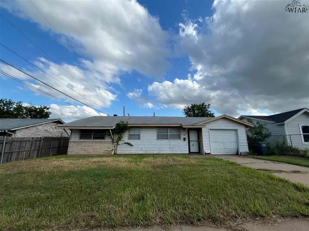 1807 WESTCLIFF DRIVE, Wichita Falls, TX 76306 - Image #1