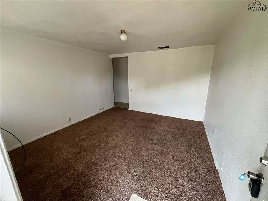 1807 WESTCLIFF DRIVE, Wichita Falls, TX 76306 - Image #2