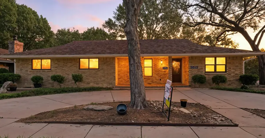 2513 N ELMWOOD CIRCLE, Wichita Falls, TX 76308 - Image #2