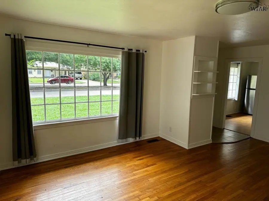 2603 HAIRPIN CURVE, Wichita Falls, TX 76301 - Image #2