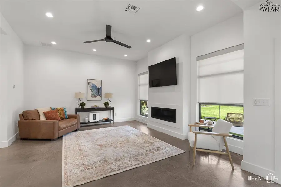 4504 HOLLOW RIDGE DRIVE, Wichita Falls, TX 76309 - #3