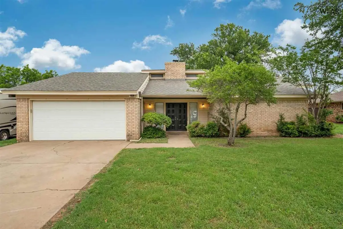 1702 MEADOWCLIFF DRIVE, Wichita Falls, TX 76302-4812 - Image #1