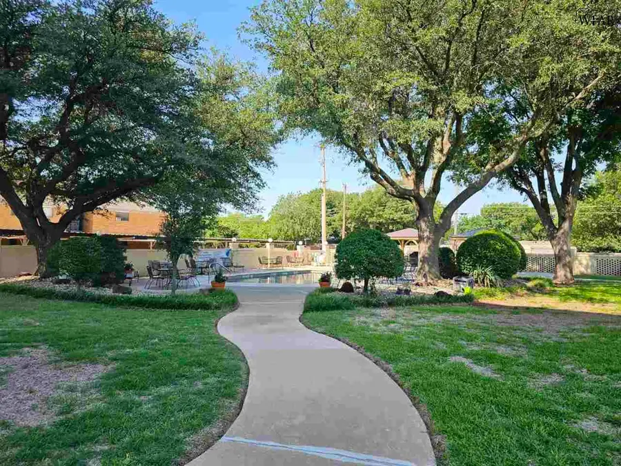 2100 SANTA FE STREET, Wichita Falls, TX 76309 - Image #2