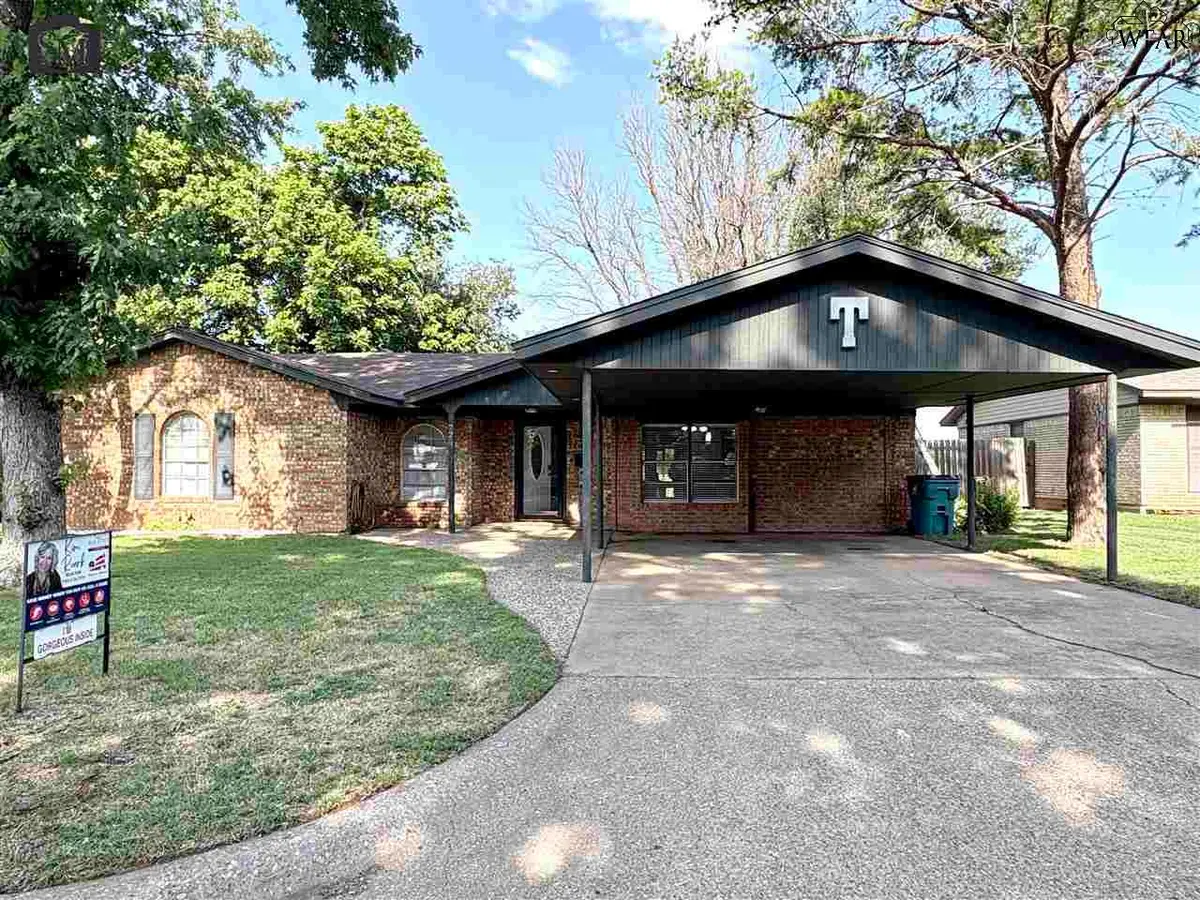 725 GAYLE STREET, Burkburnett, TX 76354 - Image #1