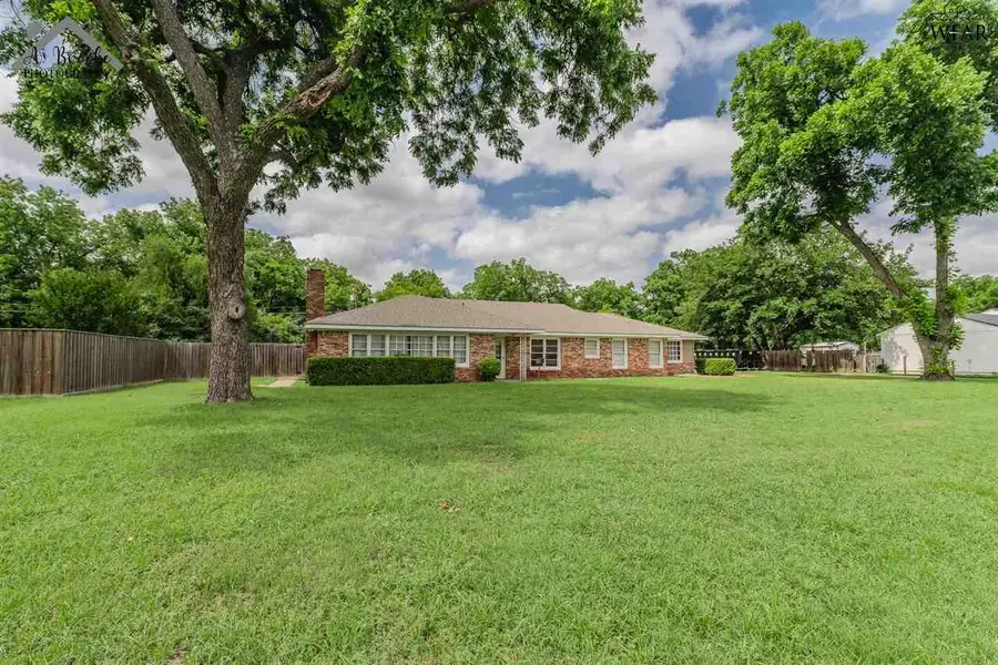 703 SYCAMORE DRIVE, Burkburnett, TX 76354 - Image #2