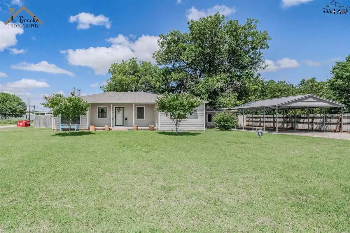 210 N WALNUT STREET, Petrolia, TX 76377 - Image #1