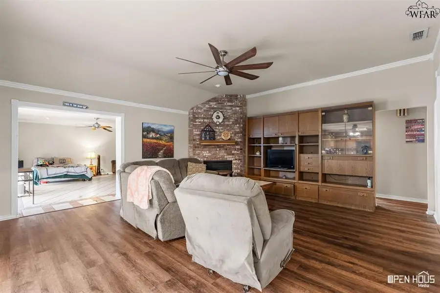 996 COULTER DRIVE, Burkburnett, TX 76354 - Image #3