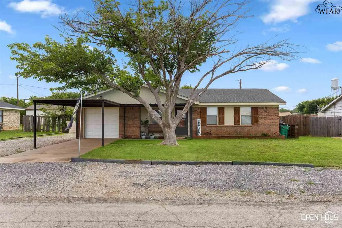 402 S POPLAR STREET, Archer City, TX 76351 - Image #1