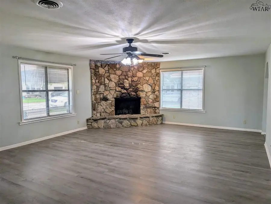 2805 S BANDERA DRIVE, Wichita Falls, TX 76302 - Image #3