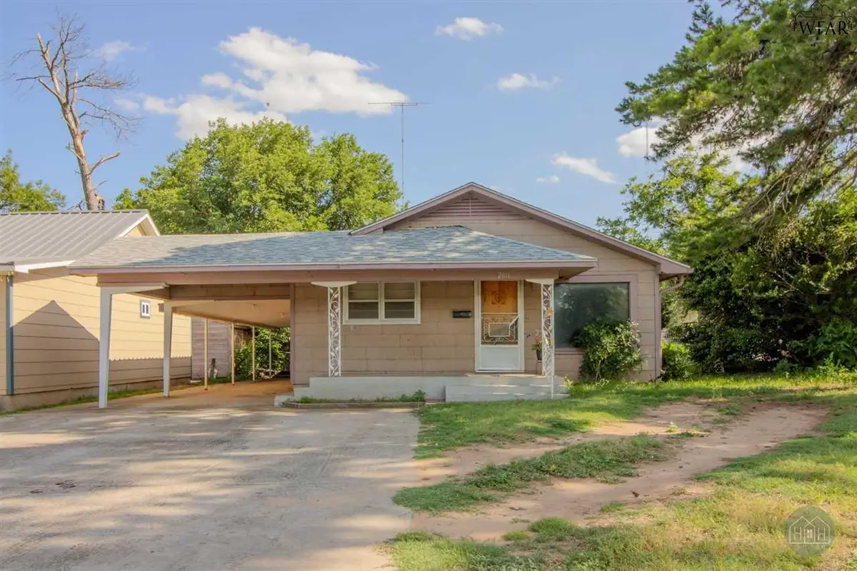 2011 GORDON STREET, Vernon, TX 76384 - Image #1