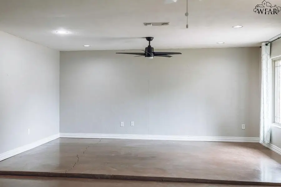 4356 CUNNINGHAM DRIVE, Wichita Falls, TX 76308 - Image #3