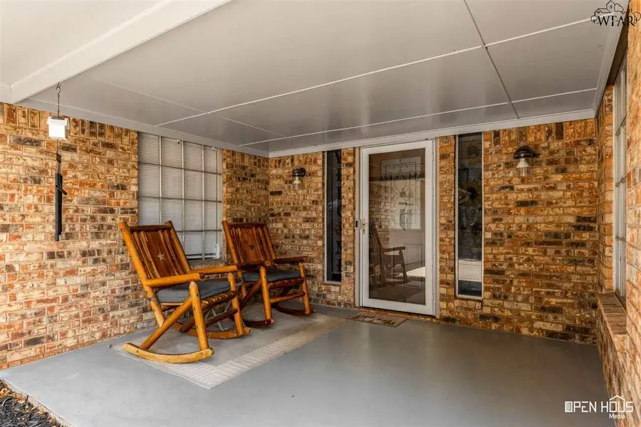 1413 RED FOX LANE, Burkburnett, TX 76354 - Image #3