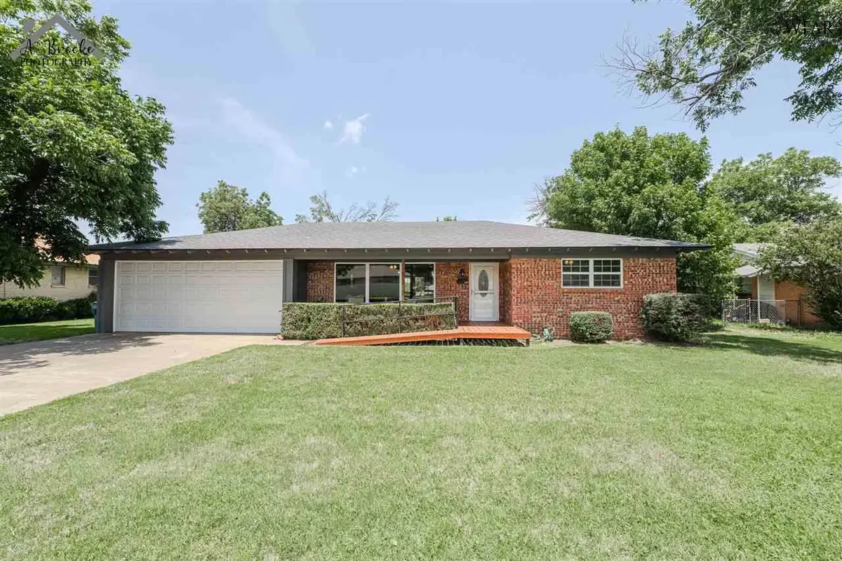 4202 BISMARCK STREET, Vernon, TX 76384 - Image #1