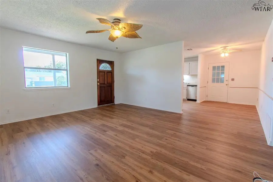 123 WESTVIEW LANE, Iowa Park, TX 76367 - Image #3