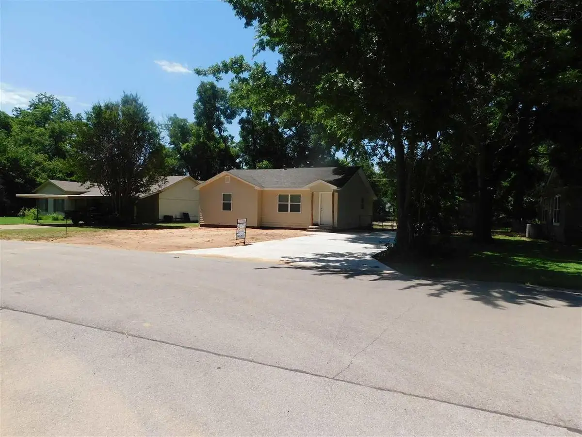 526 ROSEWOOD AVENUE, Burkburnett, TX 76354-2771 - Image #1