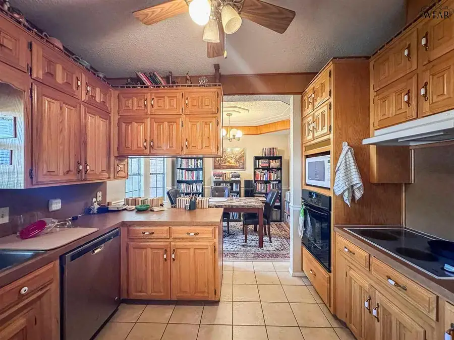 2744 SHEPHERDS GLEN, Wichita Falls, TX 76308 - Image #3