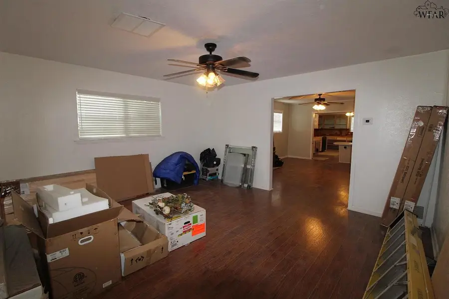 1035 HARLAN AVENUE, Wichita Falls, TX 76306 - Image #2