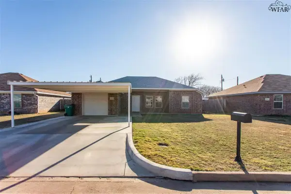 1212 NEWMAN AVENUE, Iowa Park, TX 76367