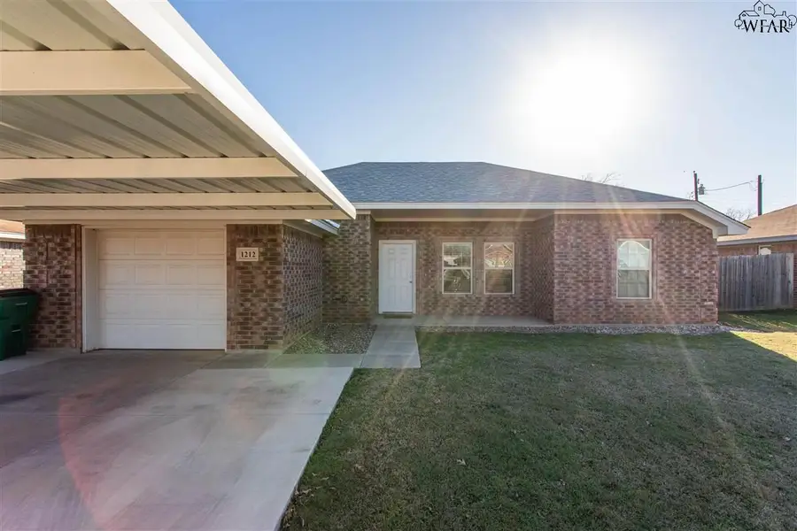 1212 NEWMAN AVENUE, Iowa Park, TX 76367 - Image #3