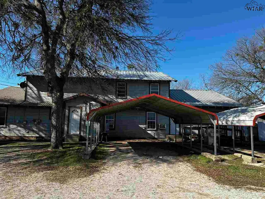 414 E SPRING STREET, Henrietta, TX 76365 - Image #2