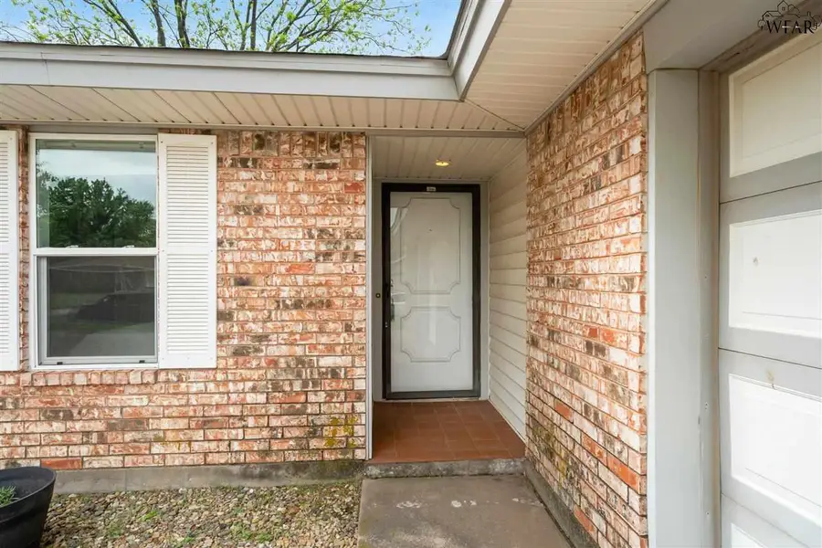 1404 AMHERST STREET, Burkburnett, TX 76354 - Image #2