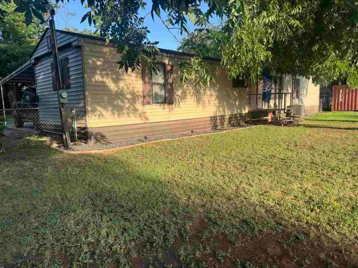 201 WESTWOOD DRIVE, Burkburnett, TX 76354 - Image #1