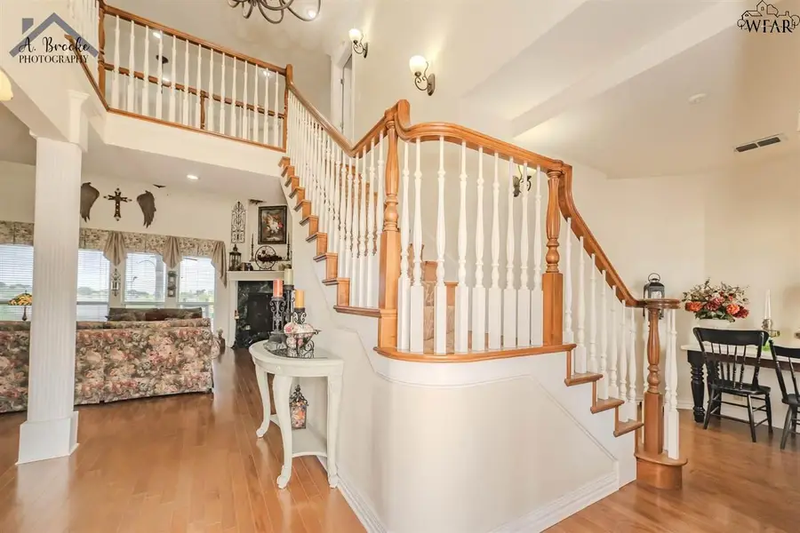 1113 N JACKSON AVENUE, Iowa Park, TX 76367 - Image #3