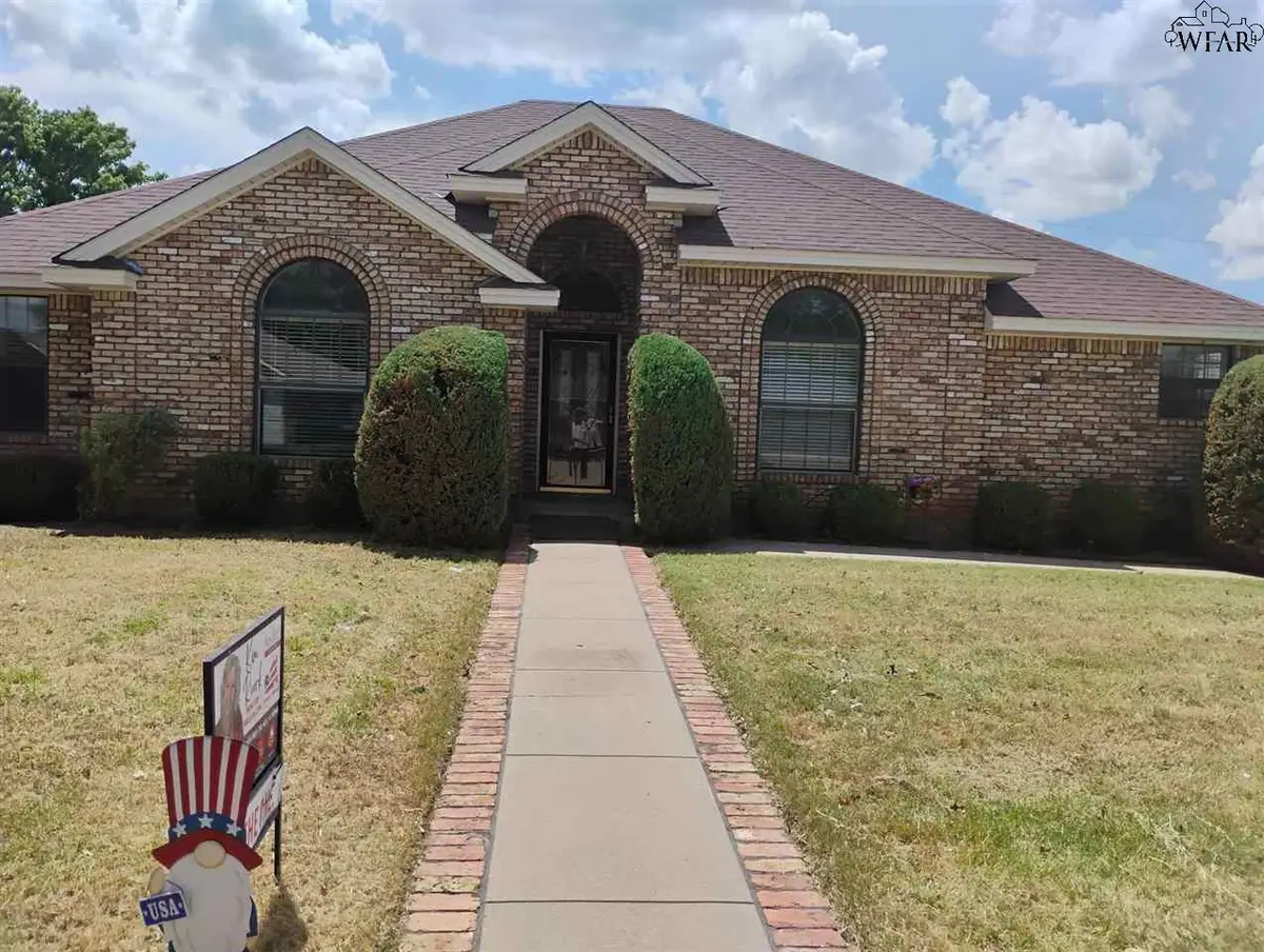 816 SUGARBUSH LANE, Burkburnett, TX 76354 - Image #1