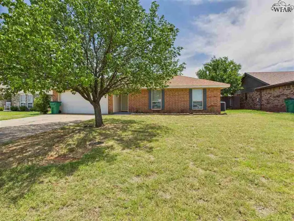 505 W COLEMAN AVENUE, Iowa Park, TX 76367