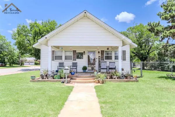 315 S GRAHAM STREET, Henrietta, TX 76365