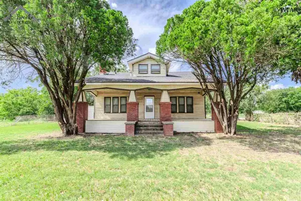 2100 MAURINE STREET, Wichita Falls, TX 76306