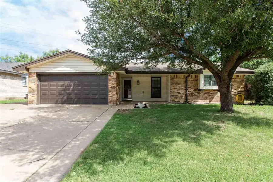 4516 MISTY VALLEY STREET WEST, Wichita Falls, TX 76310 - Image #2