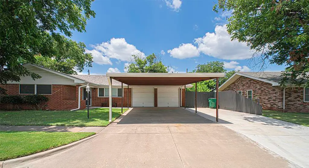 806 N BOND STREET, Iowa Park, TX 76367 - Image #1