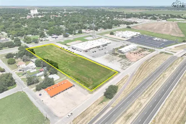 210 S RED RIVER EXPRESSWAY, Burkburnett, TX 76354