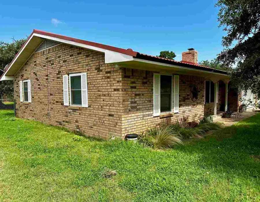 1209 N PARK STREET, Seymour, TX 76380 - #2