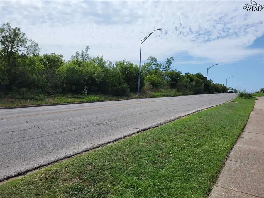 517 KEMP BOULEVARD, Wichita Falls, TX 76301 - Image #3