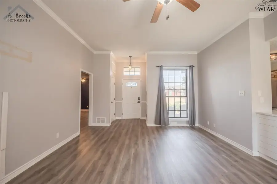 106 CHAPMAN CIRCLE, Burkburnett, TX 76354 - Image #3