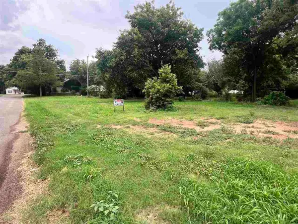 507 N AVENUE F, Burkburnett, TX 76354