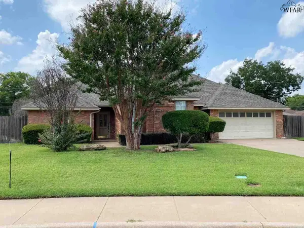 6 CHIMNEY ROCK COURT, Wichita Falls, TX 76310