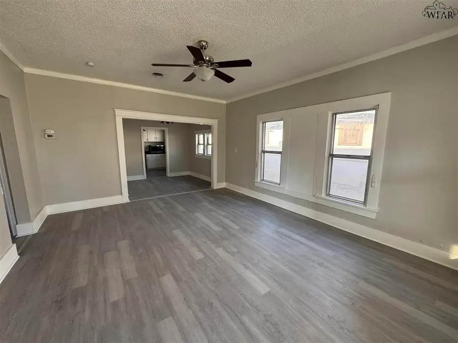 509 E 4TH STREET, Burkburnett, TX 76354 - Image #2