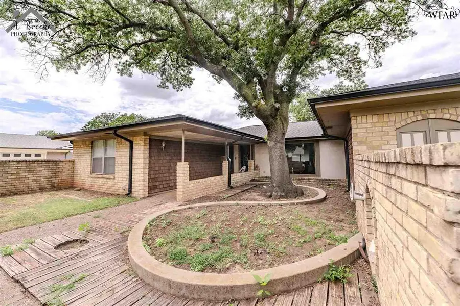 902 KIOWA DRIVE, Burkburnett, TX 76354 - Image #3