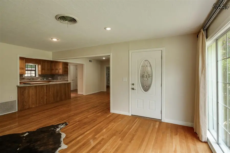 2403 MARTIN STREET, Wichita Falls, TX 76308 - Image #3