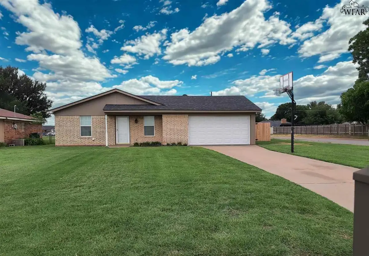 1320 SYCAMORE DRIVE, Burkburnett, TX 76354 - Image #1
