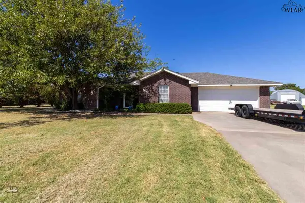 201 LAKEVIEW DRIVE, Byers, TX 76357